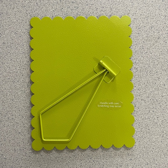 Magnetic Cupcake Photo Display - Picture 3 of 5